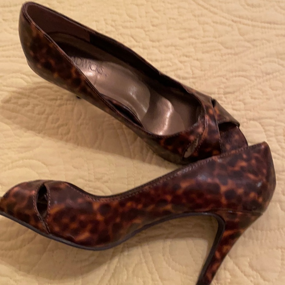 Woman’s heels size 8